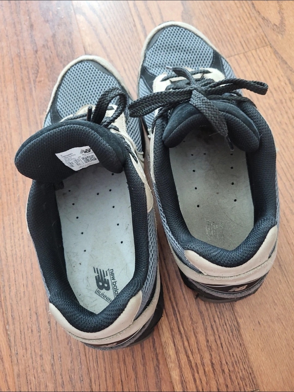 New Balance Men’s Gray and Tan Athletic Sneakers - Picture 4 of 7